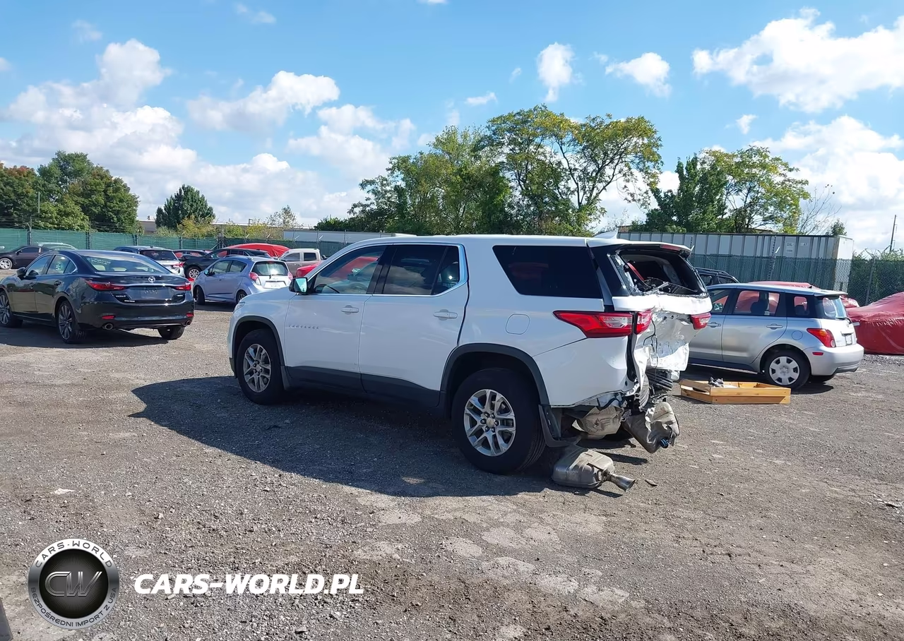 2018 Chevrolet Traverse Ls VIN:1GNERFKW7JJ267736 - 3