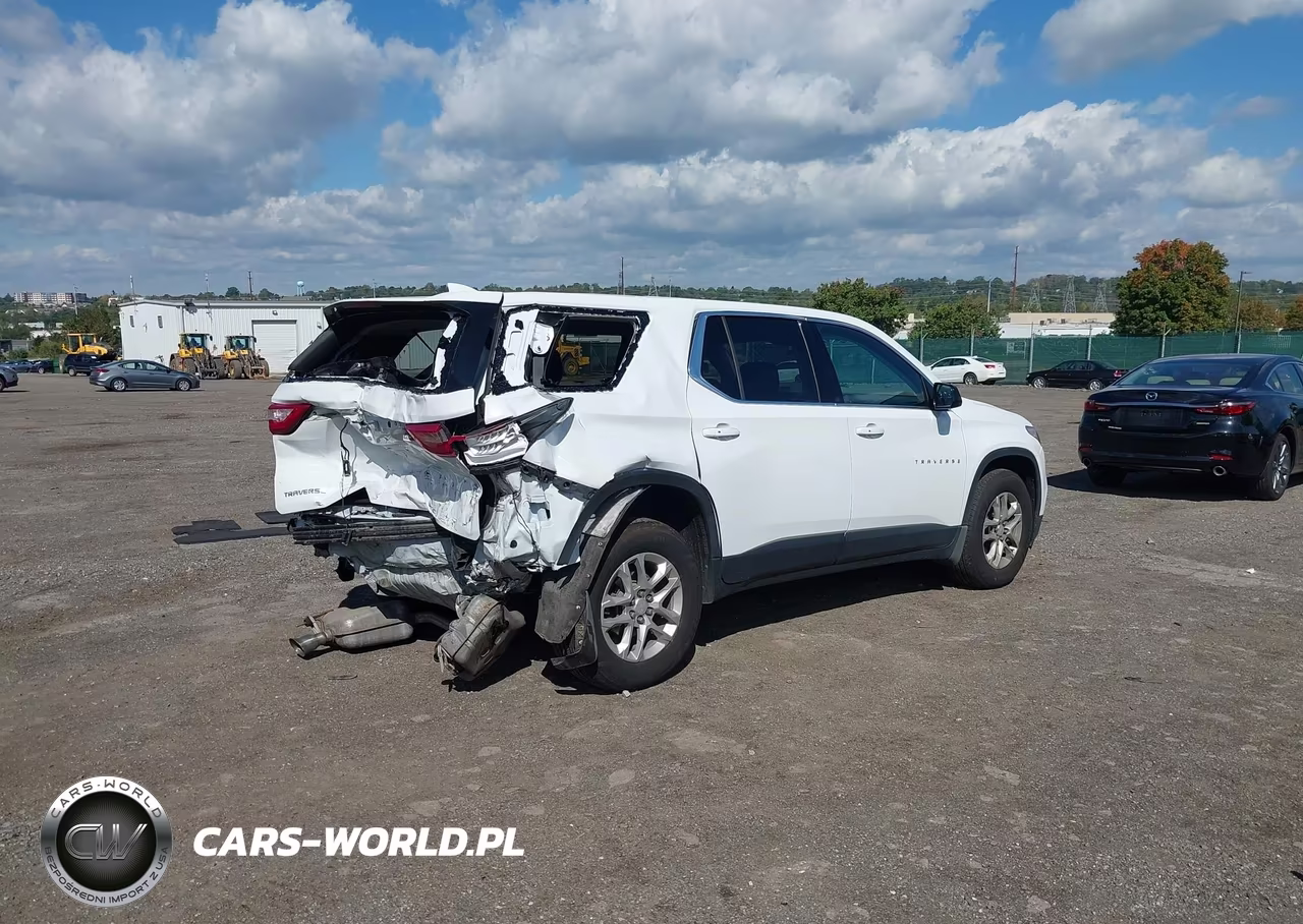 2018 Chevrolet Traverse Ls VIN:1GNERFKW7JJ267736 - 4