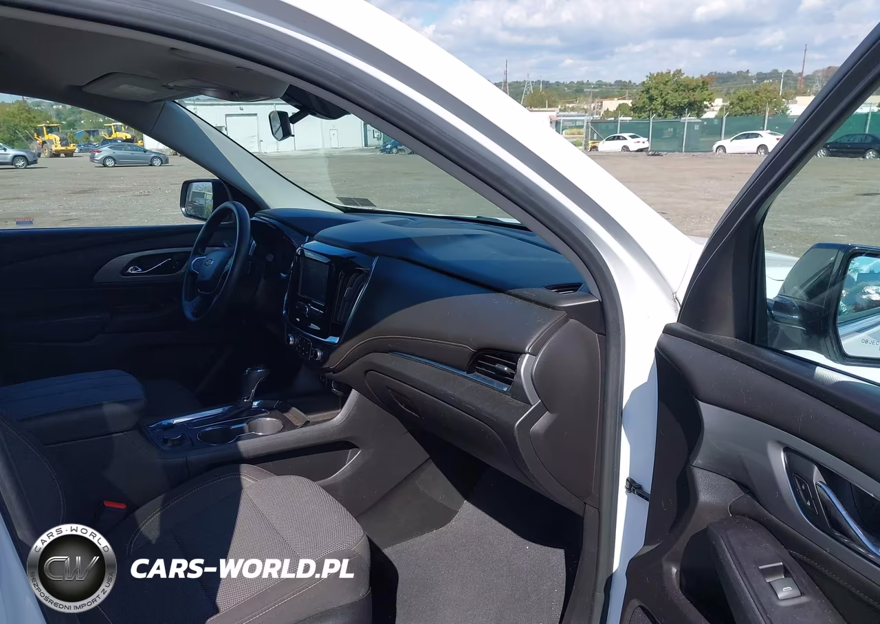 2018 Chevrolet Traverse Ls VIN:1GNERFKW7JJ267736 - 5