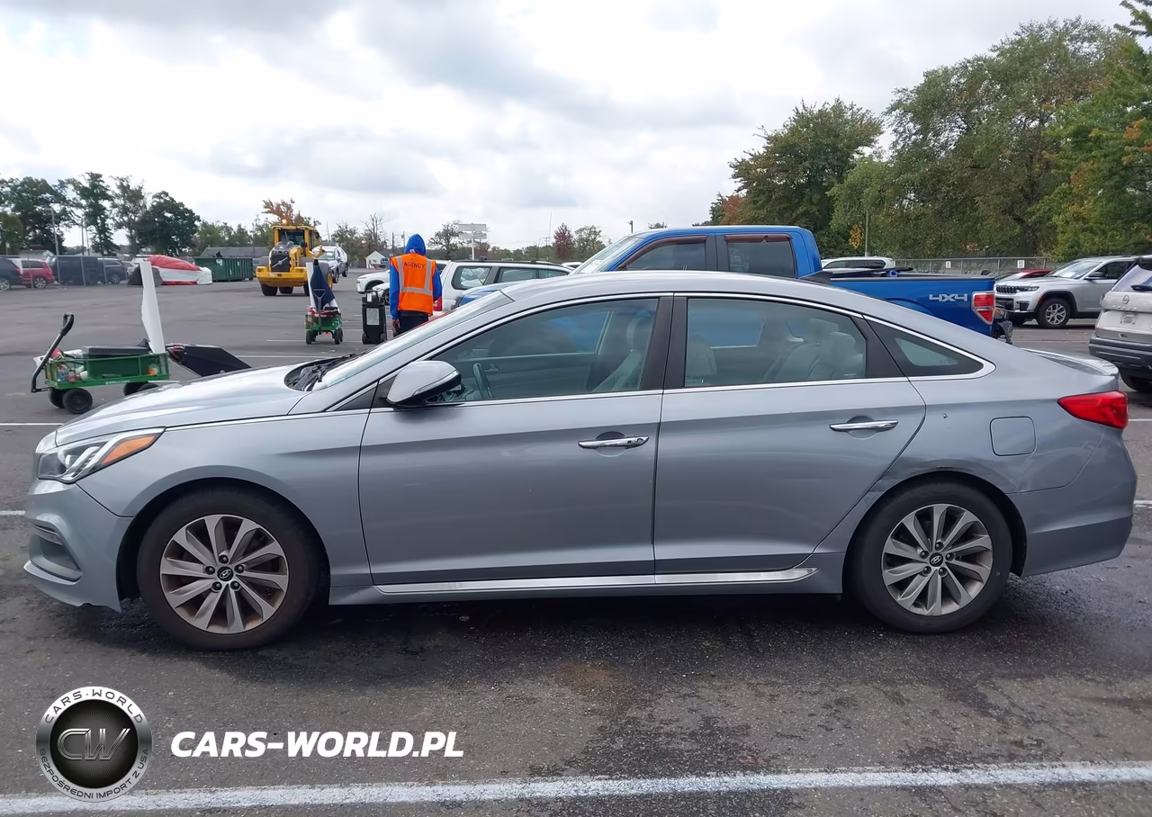 2016 Hyundai Sonata Sport VIN:5NPE34AF1GH379529 - 14