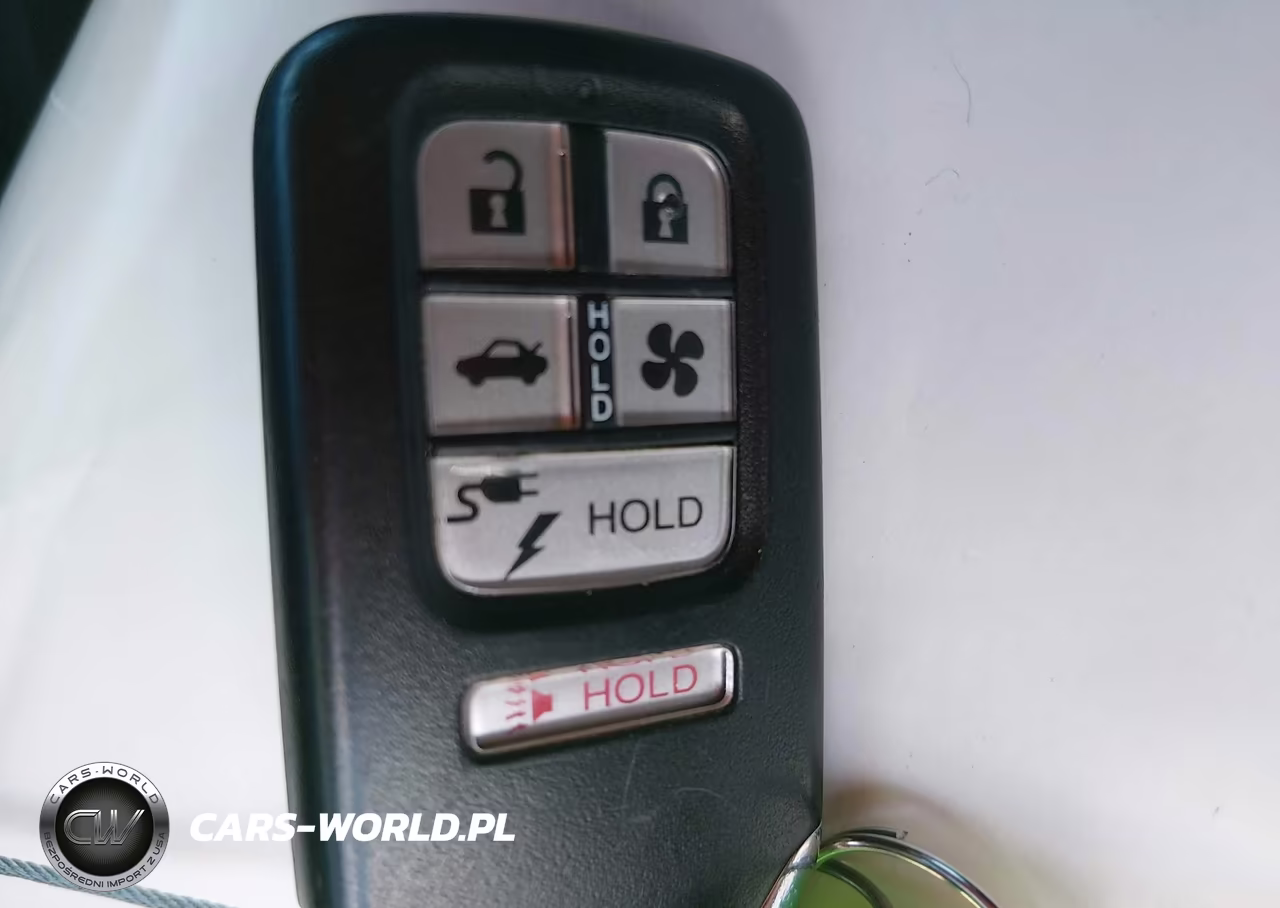 2018 Honda Clarity Plug-In Hybrid Touring VIN:JHMZC5F38JC017950 - 11