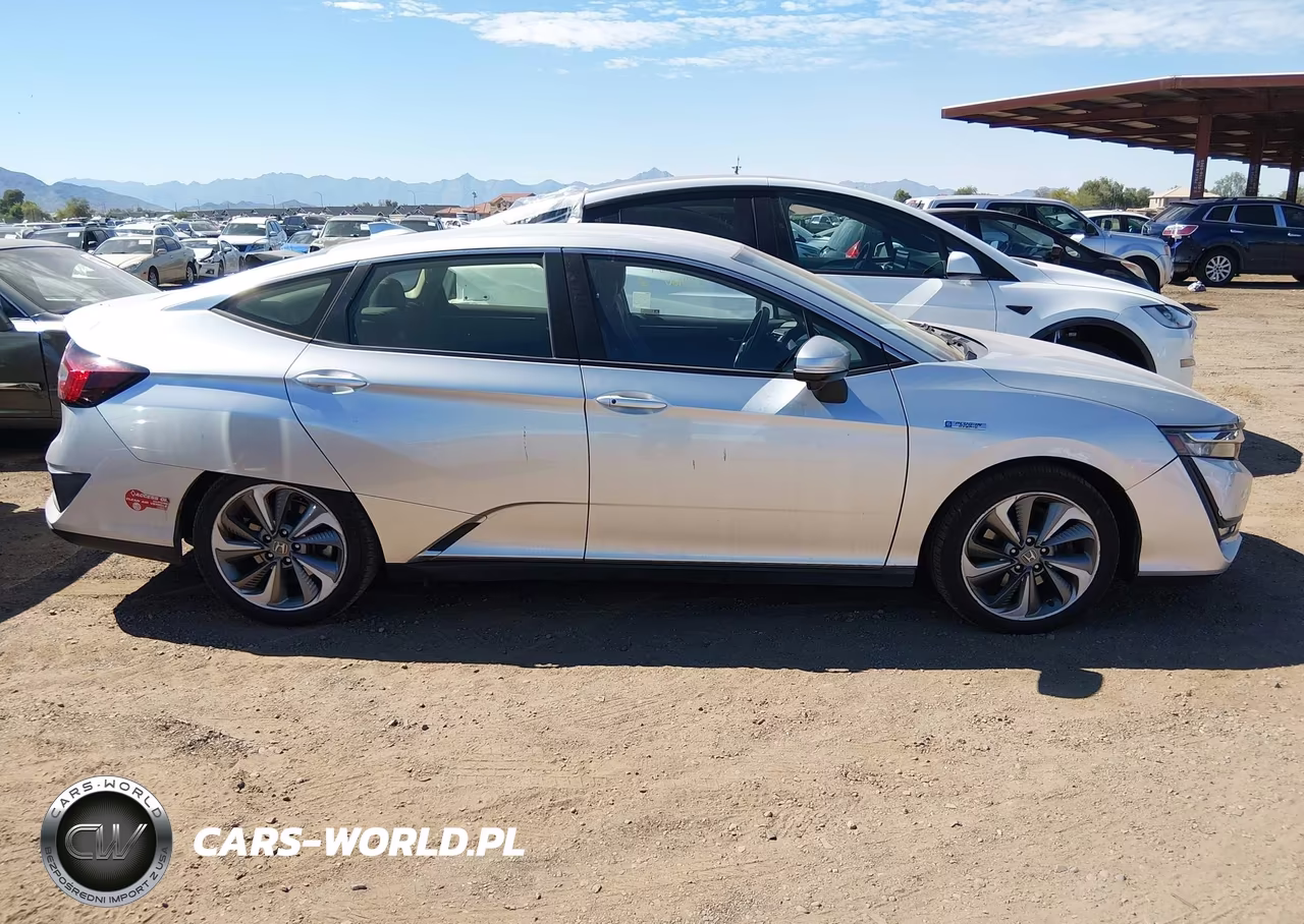 2018 Honda Clarity Plug-In Hybrid Touring VIN:JHMZC5F38JC017950 - 13