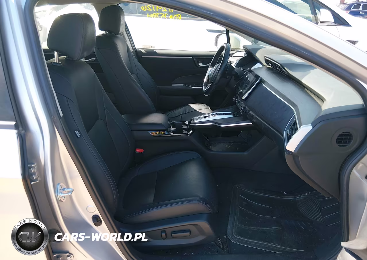 2018 Honda Clarity Plug-In Hybrid Touring VIN:JHMZC5F38JC017950 - 5