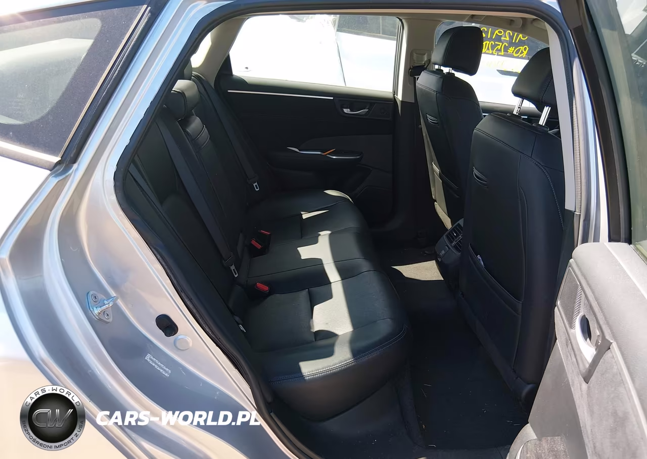 2018 Honda Clarity Plug-In Hybrid Touring VIN:JHMZC5F38JC017950 - 8