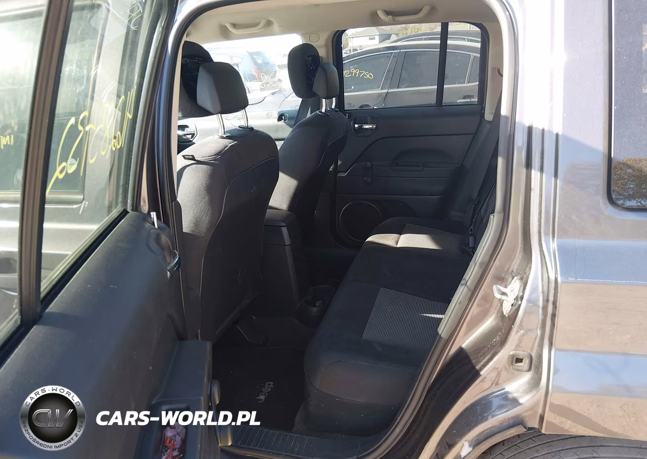 2016 Jeep Patriot Sport VIN:1C4NJPBA9GD790872 - 8