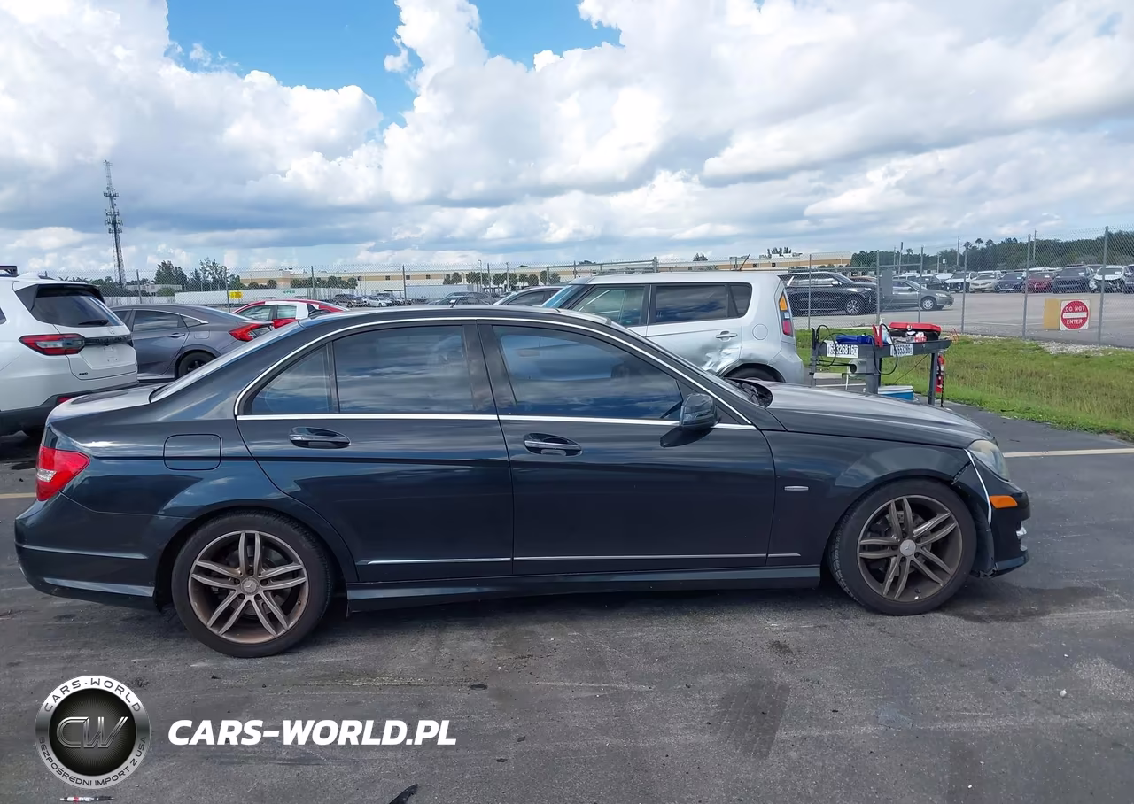 2012 Mercedes-Benz C 250 Luxury-Sport VIN:WDDGF4HB0CR201610 - 13
