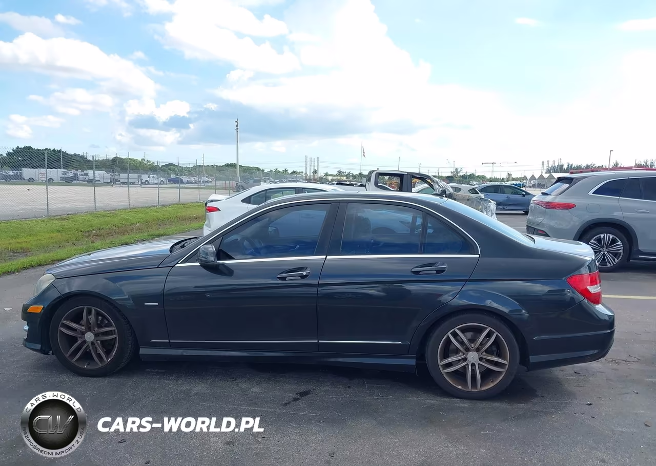 2012 Mercedes-Benz C 250 Luxury-Sport VIN:WDDGF4HB0CR201610 - 14