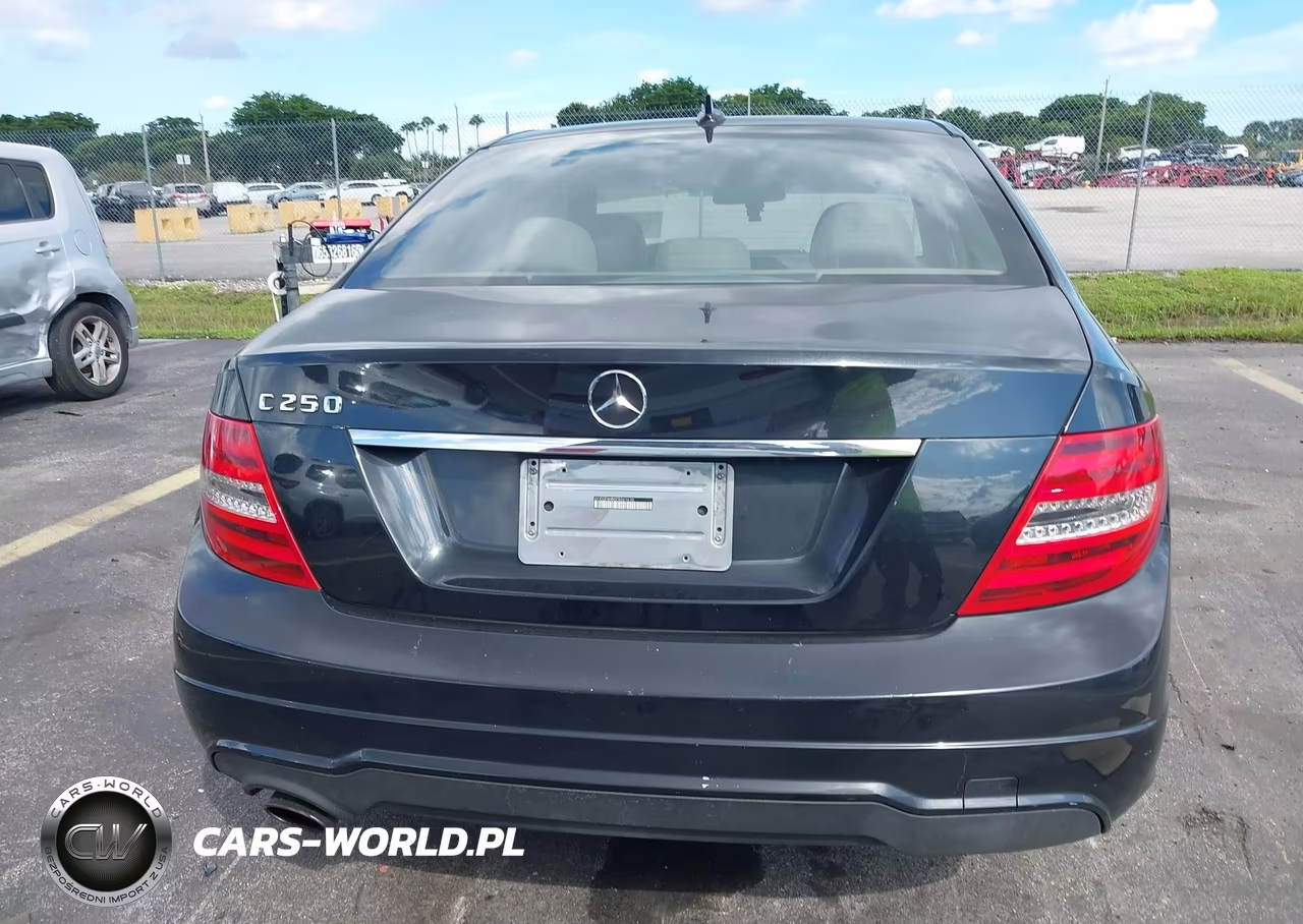 2012 Mercedes-Benz C 250 Luxury-Sport VIN:WDDGF4HB0CR201610 - 16