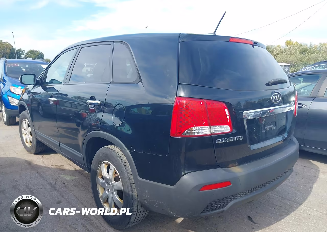 2011 Kia Sorento Lx VIN:5XYKT3A14BG138033 - 3