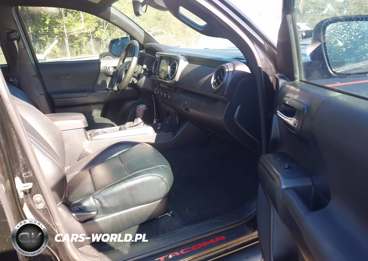 2018 Toyota Tacoma Trd Pro VIN:5TFCZ5AN1JX149519 - 5