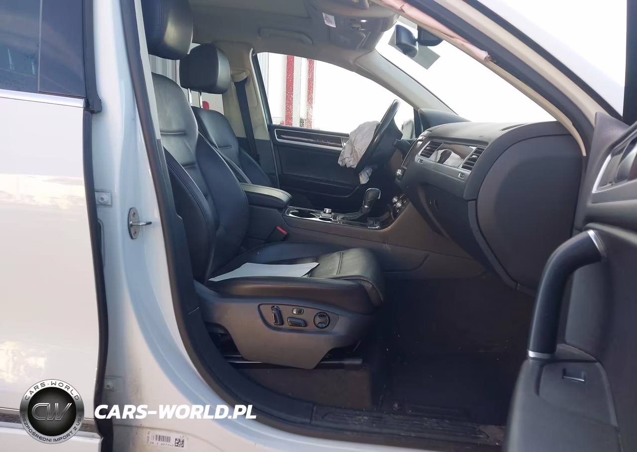 2016 Volkswagen Touareg Tdi Lux VIN:WVGEP9BP9GD001663 - 5