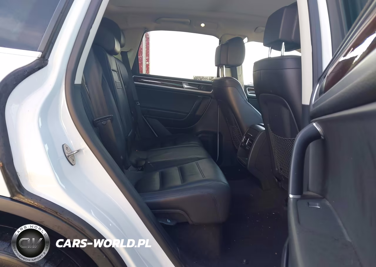 2016 Volkswagen Touareg Tdi Lux VIN:WVGEP9BP9GD001663 - 8