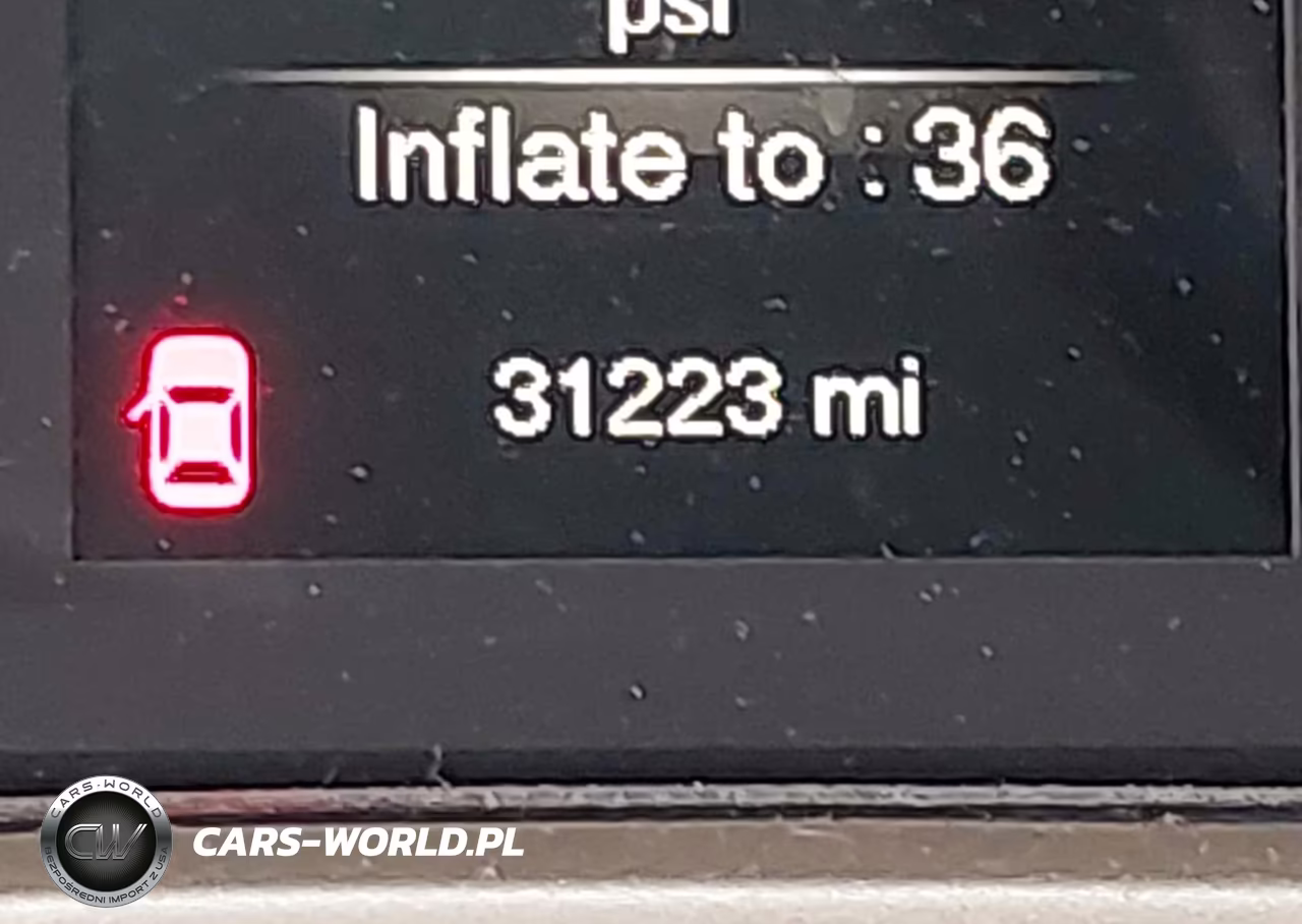 2018 Jeep Cherokee Latitude 4X4 VIN:1C4PJMCB5JD528661 - 15