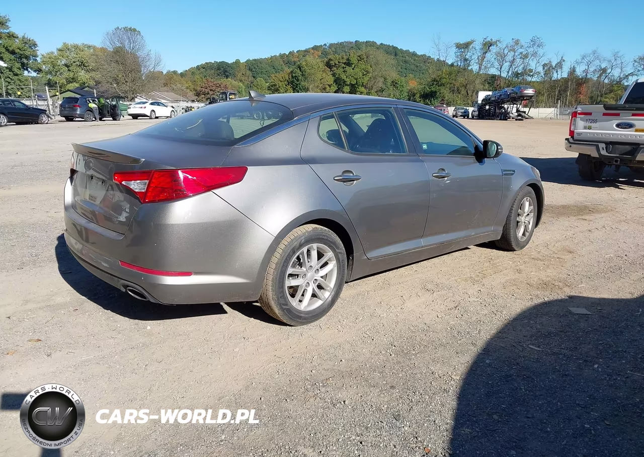 2012 Kia Optima Lx VIN:5XXGM4A70CG045741 - 4