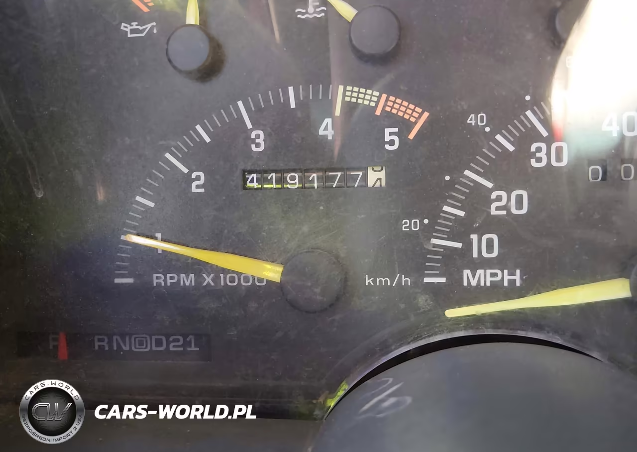 1993 Chevrolet Suburban K1500 VIN:1GNFK16K6PJ355088 - 12
