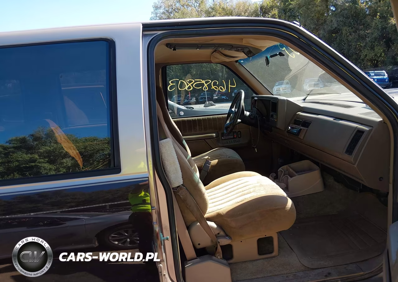 1993 Chevrolet Suburban K1500 VIN:1GNFK16K6PJ355088 - 5