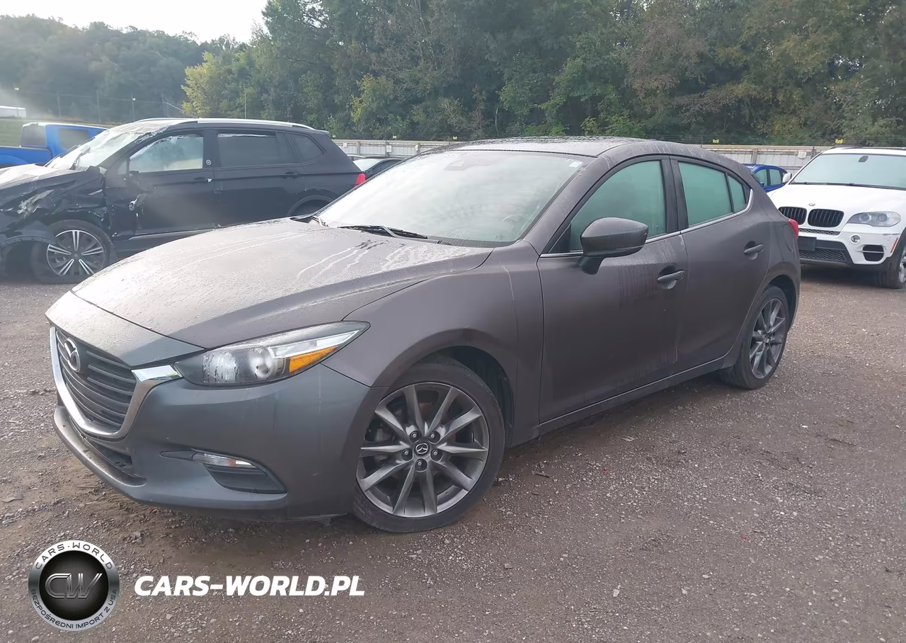 2018 Mazda Mazda3 5-Door Touring VIN:3MZBN1L3XJM211904 - 2
