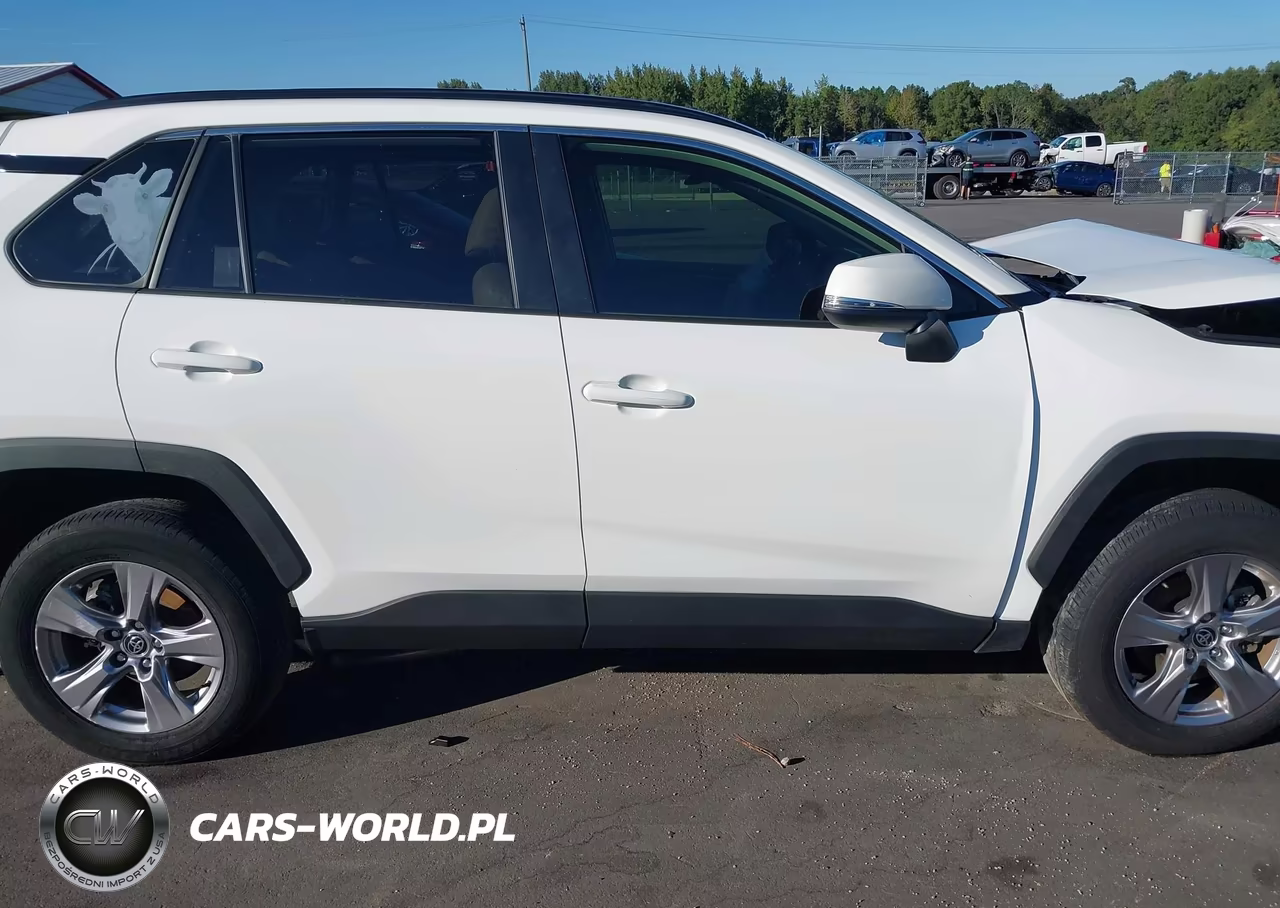 2023 Toyota Rav4 Hybrid Le VIN:JTMMWRFV0PD197570 - 13