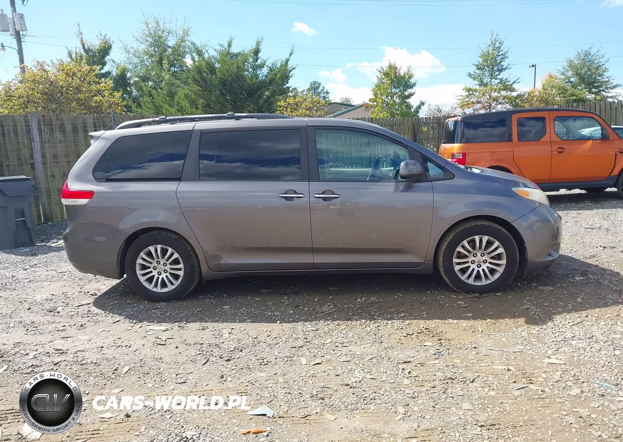 2011 Toyota Sienna Xle V6 VIN:5TDYK3DC9BS012537 - 13