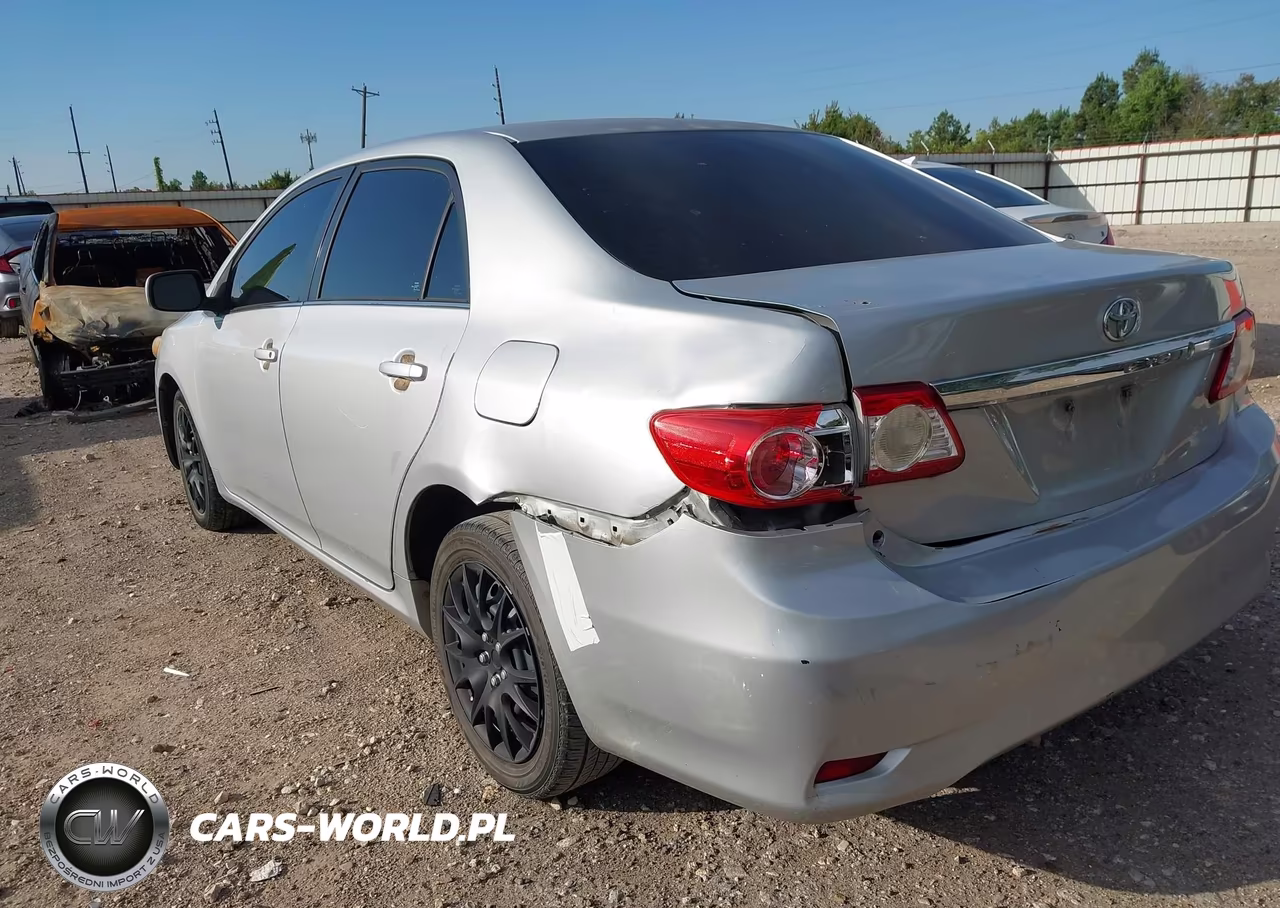 2013 Toyota Corolla Le VIN:2T1BU4EE0DC072479 - 3