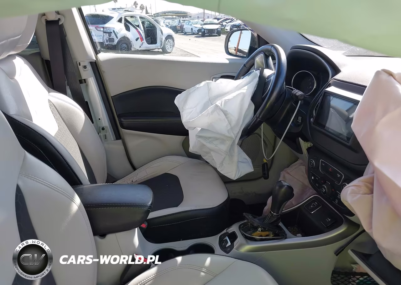 2019 Jeep Compass Sun And Wheel Fwd VIN:3C4NJCBB8KT706271 - 5