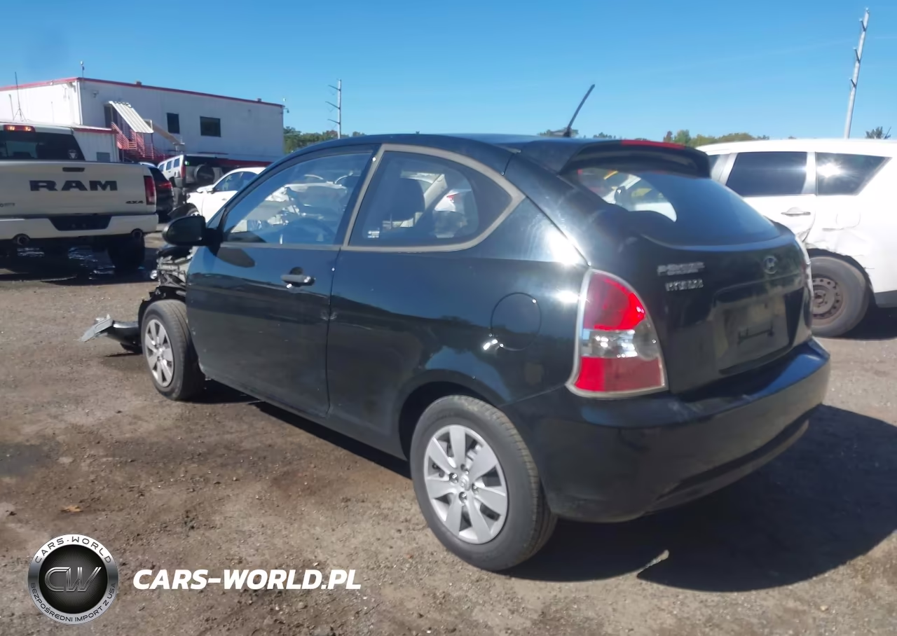 2009 Hyundai Accent Gs VIN:KMHCM36C29U125362 - 3