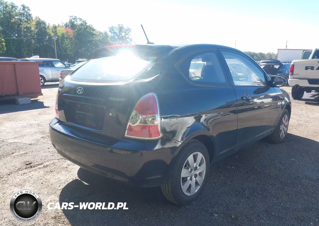 2009 Hyundai Accent Gs VIN:KMHCM36C29U125362 - 4