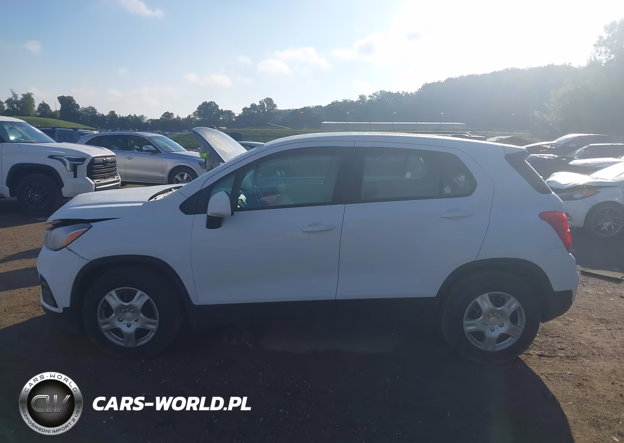 2018 Chevrolet Trax Ls VIN:KL7CJKSB3JB622812 - 14