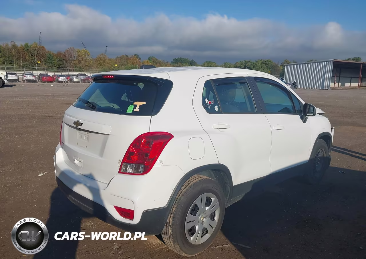 2018 Chevrolet Trax Ls VIN:KL7CJKSB3JB622812 - 4