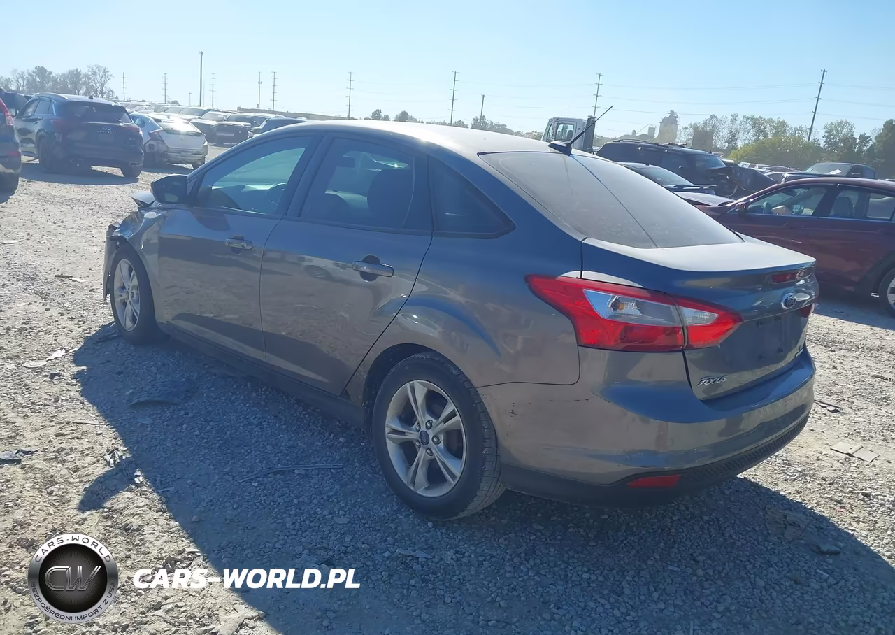 2014 Ford Focus Se VIN:1FADP3F27EL404559 - 3