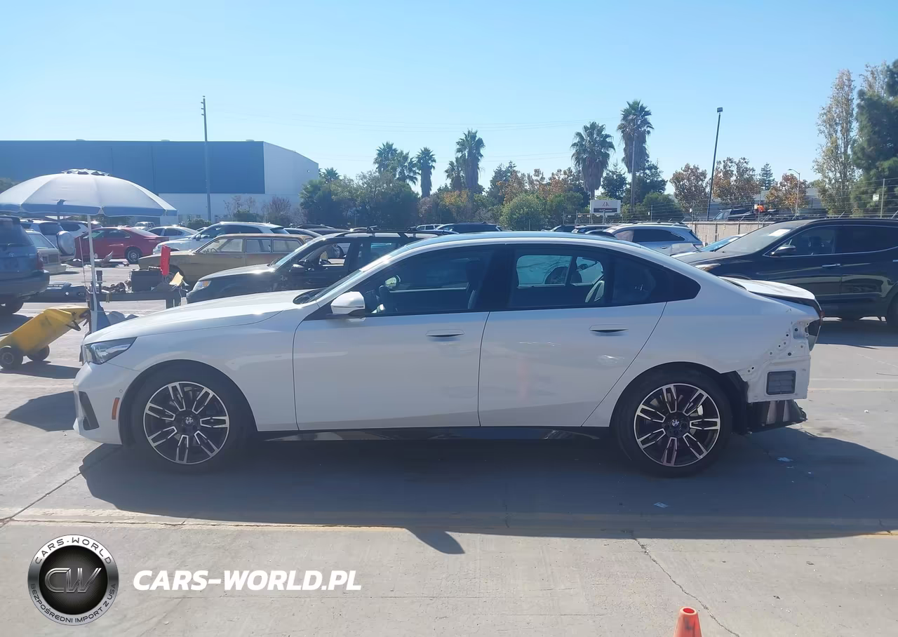 2027 BMW 530I xDrive VIN:WBA53FJ04VCY24620 - 15