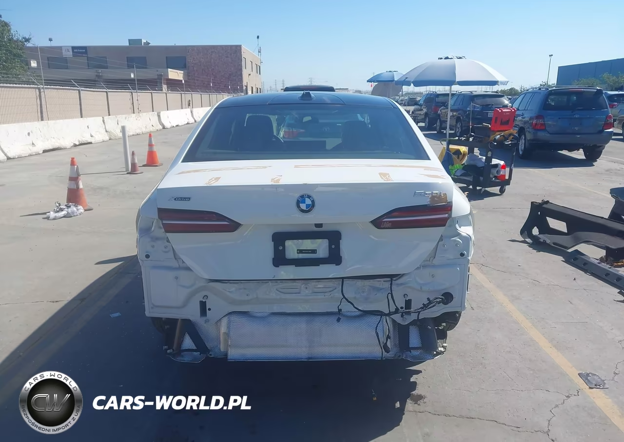 2027 BMW 530I xDrive VIN:WBA53FJ04VCY24620 - 17