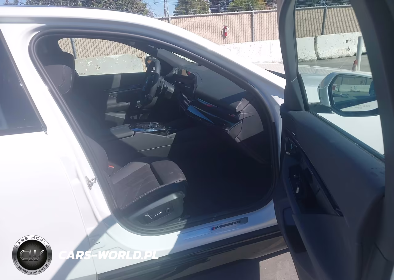 2027 BMW 530I xDrive VIN:WBA53FJ04VCY24620 - 5