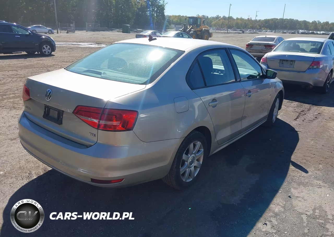 2015 Volkswagen Jetta 2.0L Tdi S VIN:3VWLA7AJXFM414884 - 4