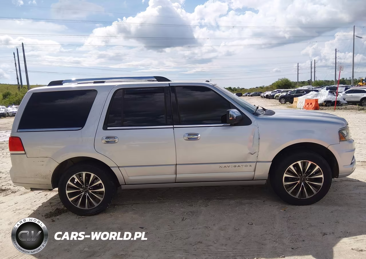 2015 Lincoln Navigator VIN:5LMJJ2JT0FEJ15045 - 13