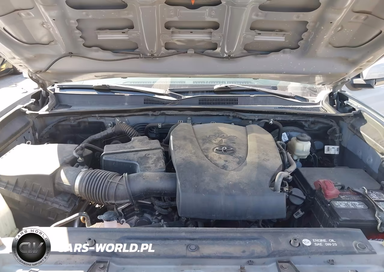 2018 Toyota Tacoma Trd Sport VIN:3TMAZ5CN2JM072055 - 10