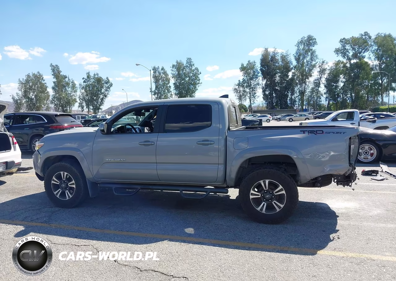 2018 Toyota Tacoma Trd Sport VIN:3TMAZ5CN2JM072055 - 15