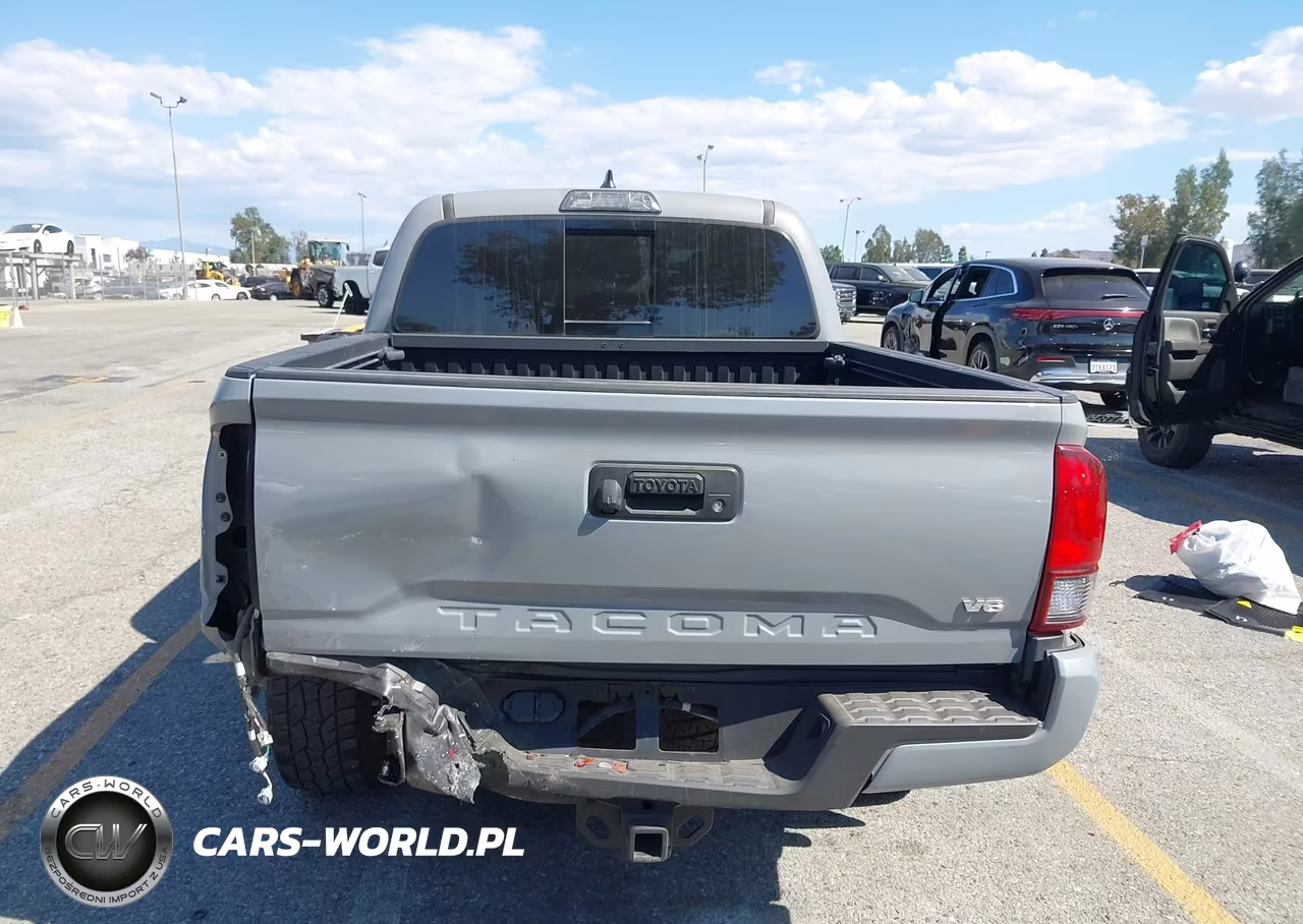 2018 Toyota Tacoma Trd Sport VIN:3TMAZ5CN2JM072055 - 17