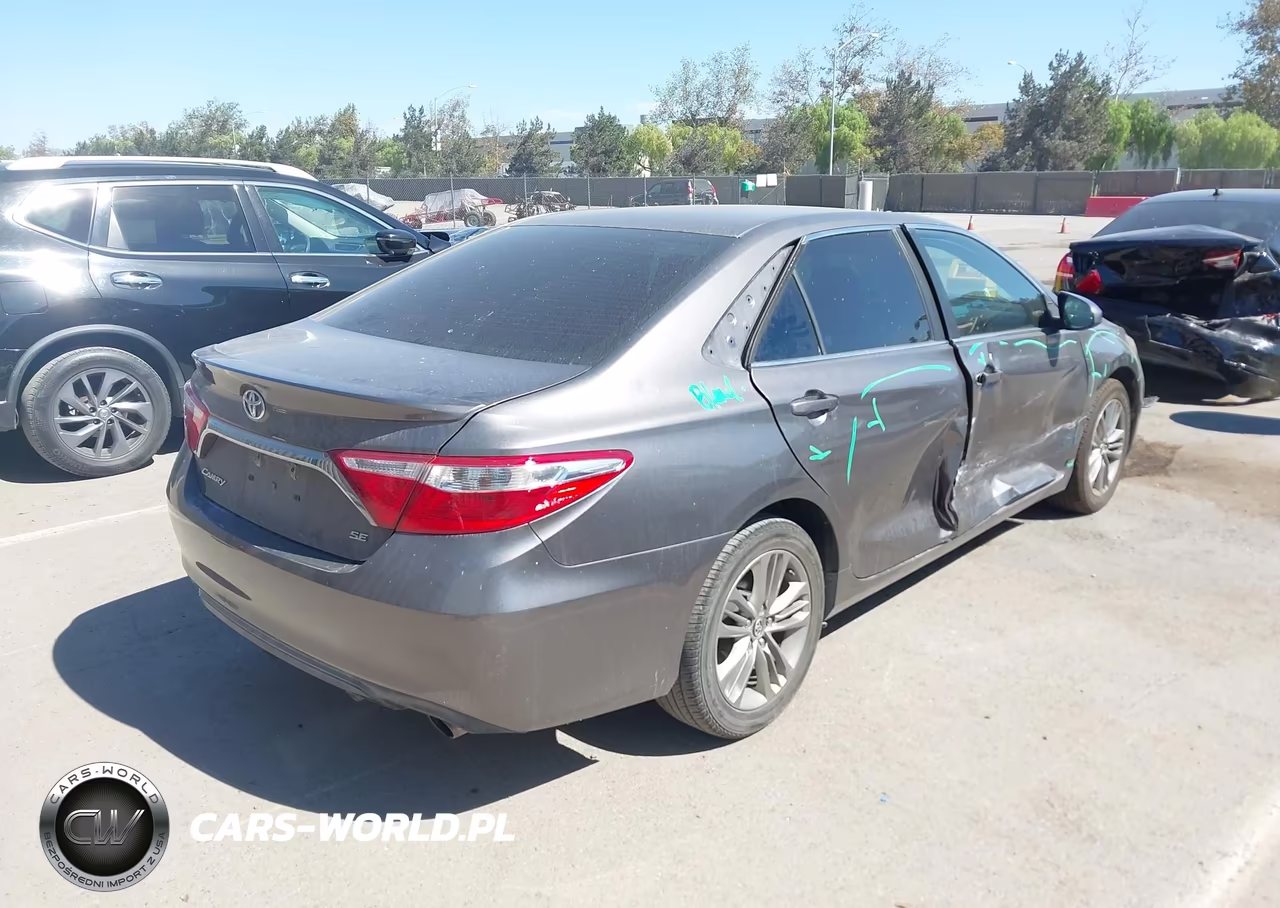 2017 Toyota Camry Se VIN:4T1BF1FK8HU785552 - 4