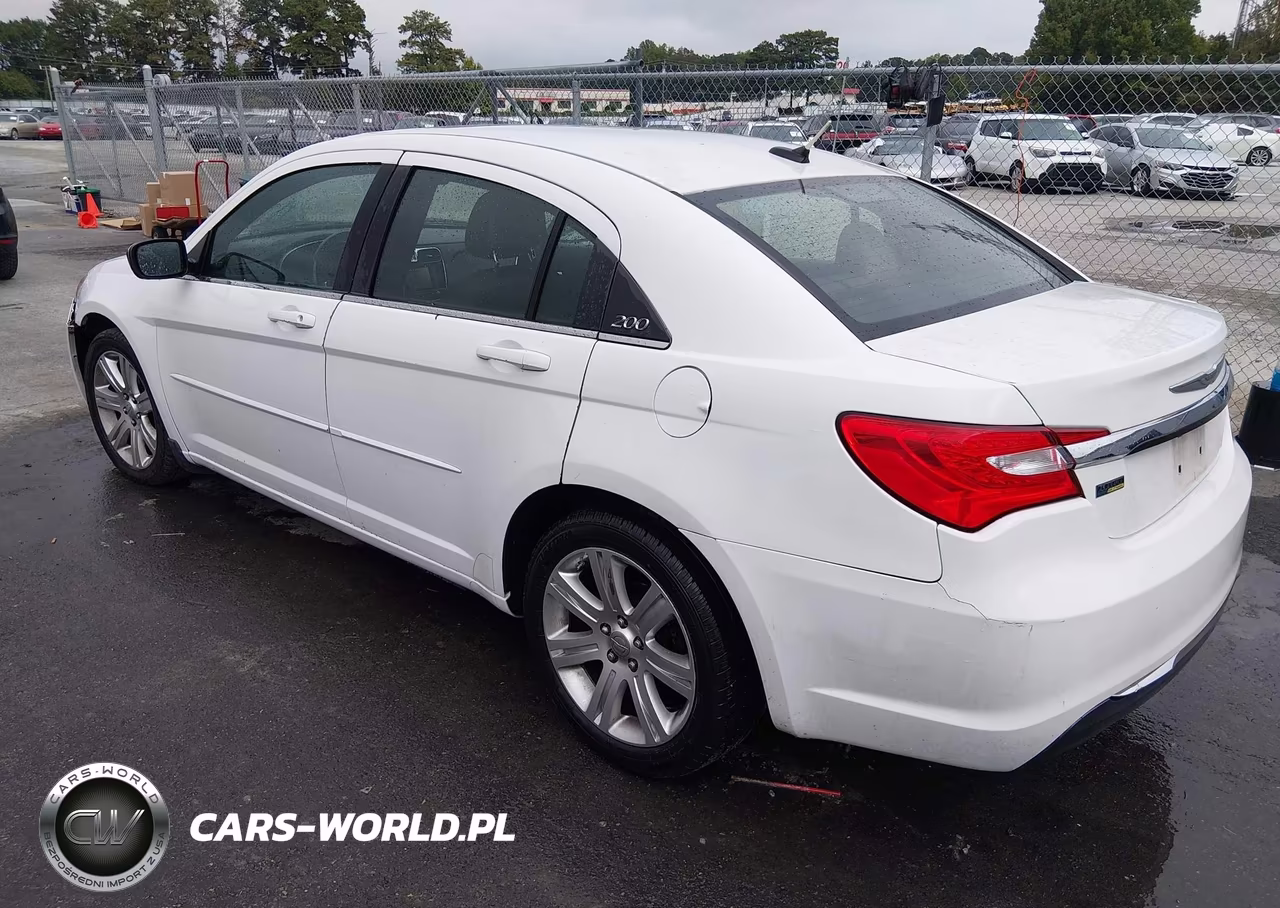 2011 Chrysler 200 Touring VIN:1C3BC1FG4BN553383 - 3