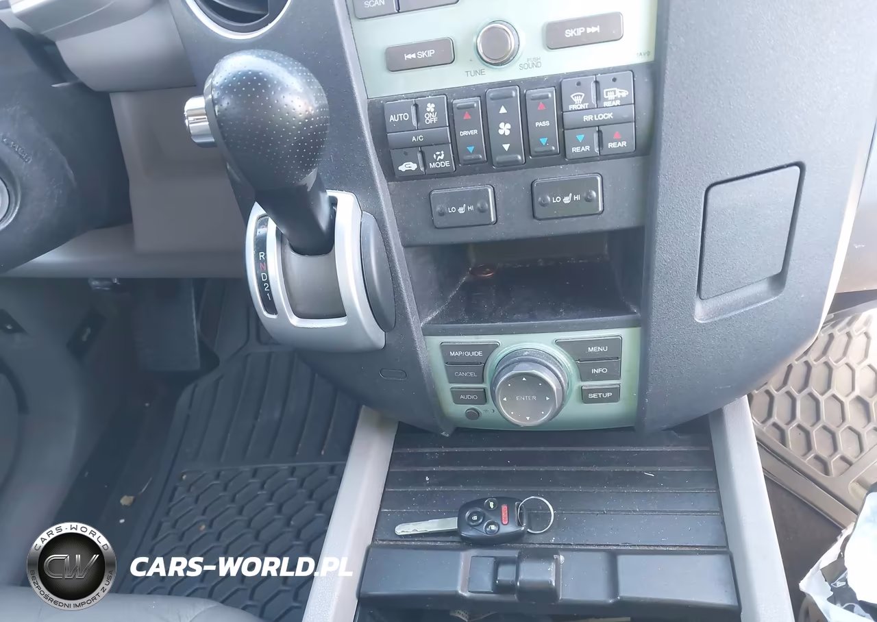2010 Honda Pilot Touring VIN:5FNYF3H83AB007105 - 11
