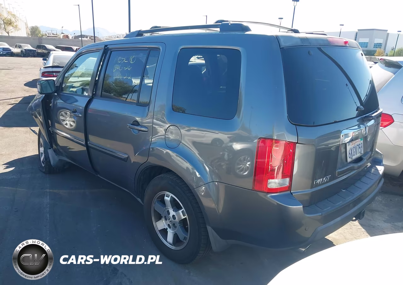 2010 Honda Pilot Touring VIN:5FNYF3H83AB007105 - 3