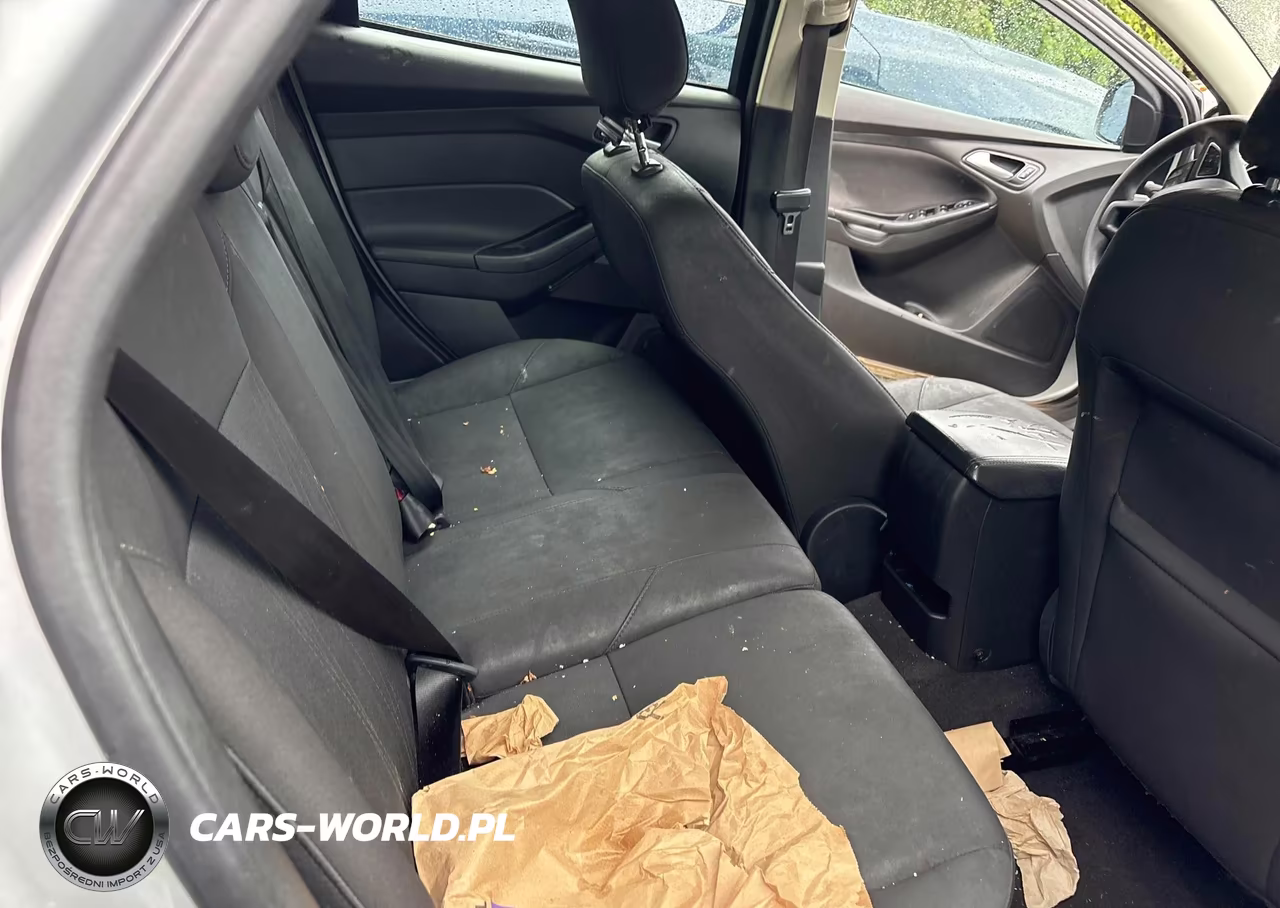 2018 Ford Focus Se VIN:1FADP3K29JL272405 - 8