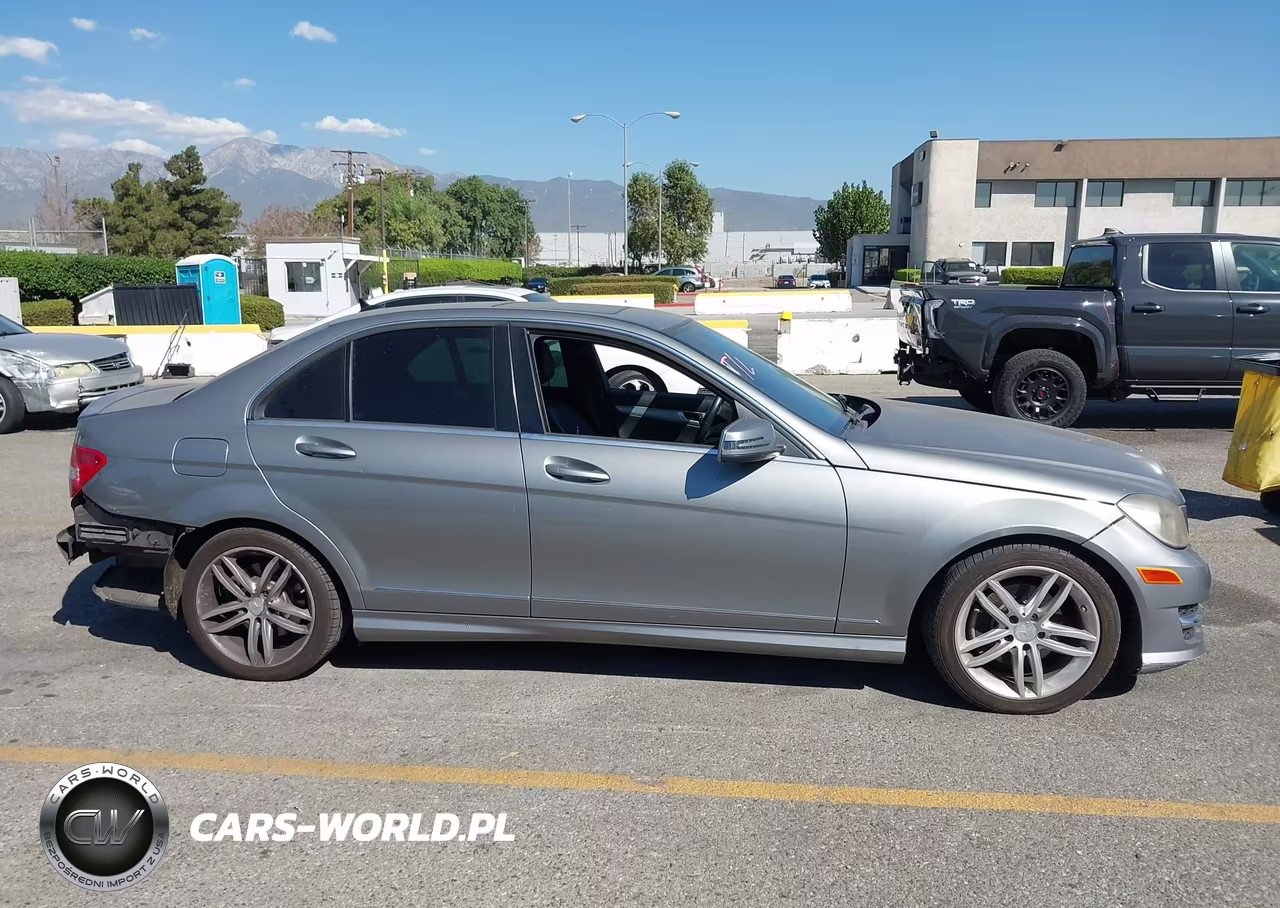 2013 Mercedes-Benz C 250 Sport VIN:WDDGF4HBXDR296789 - 14