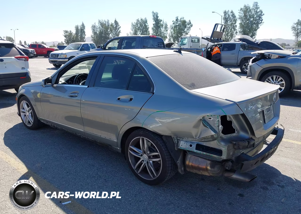 2013 Mercedes-Benz C 250 Sport VIN:WDDGF4HBXDR296789 - 3