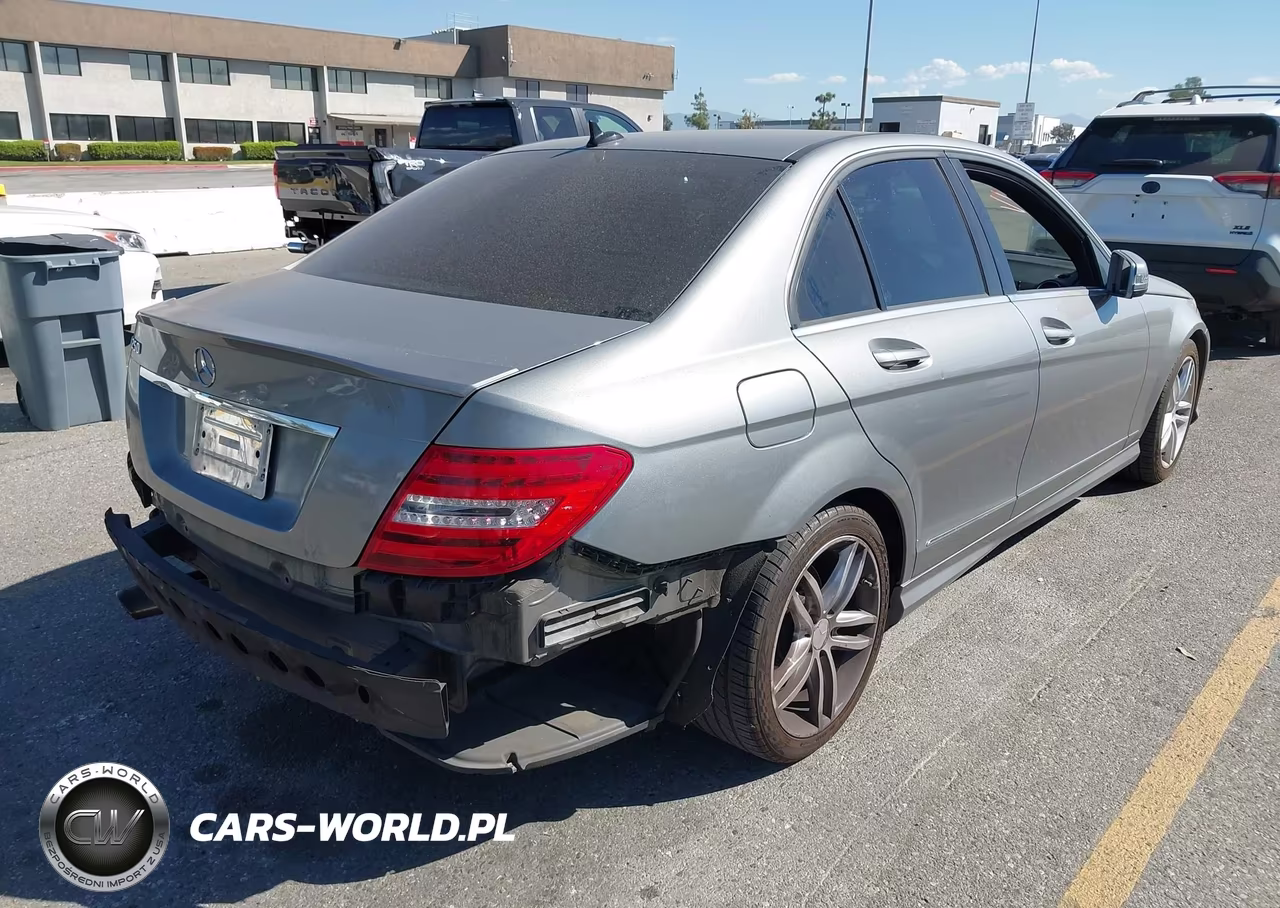 2013 Mercedes-Benz C 250 Sport VIN:WDDGF4HBXDR296789 - 4