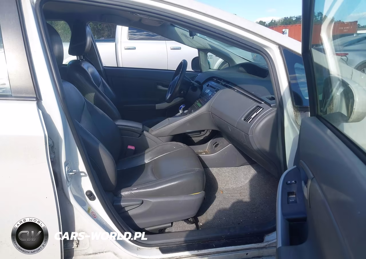 2011 Toyota Prius Three VIN:JTDKN3DU4B1323375 - 5
