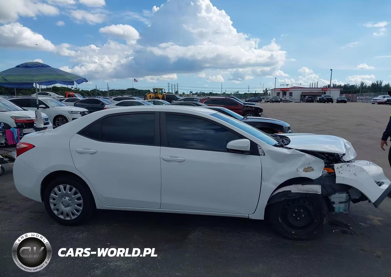 2018 Toyota Corolla Le VIN:2T1BURHE2JC095394 - 13