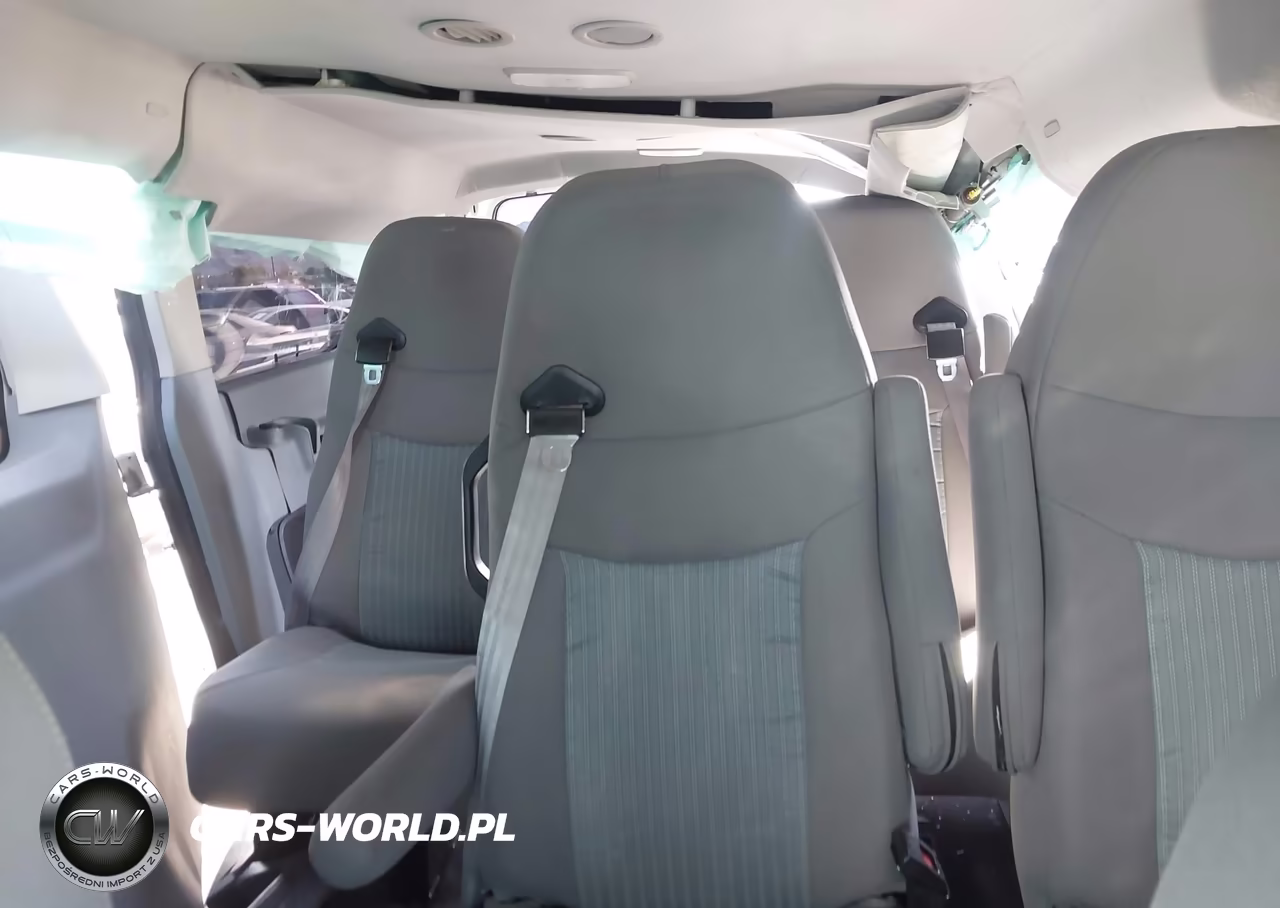 2018 Ford Transit-150 Xlt VIN:1FDZK1YM9JKA33532 - 8