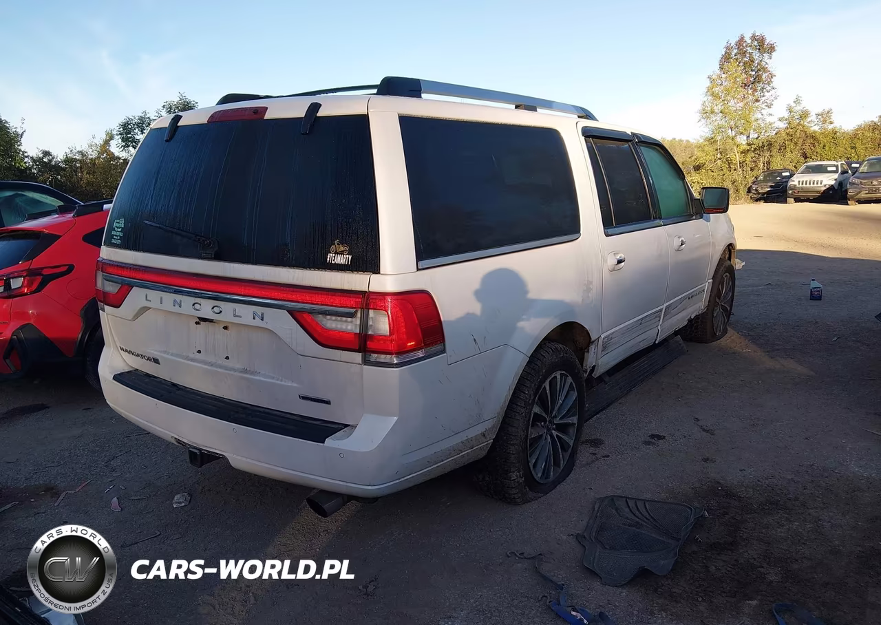 2015 Lincoln Navigator L VIN:5LMJJ3JT4FEJ02093 - 4